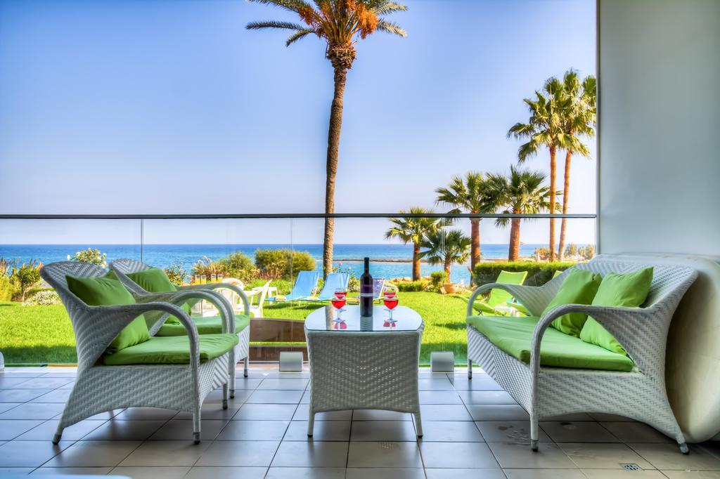 Beachfront Trident Protaras Buitenkant foto