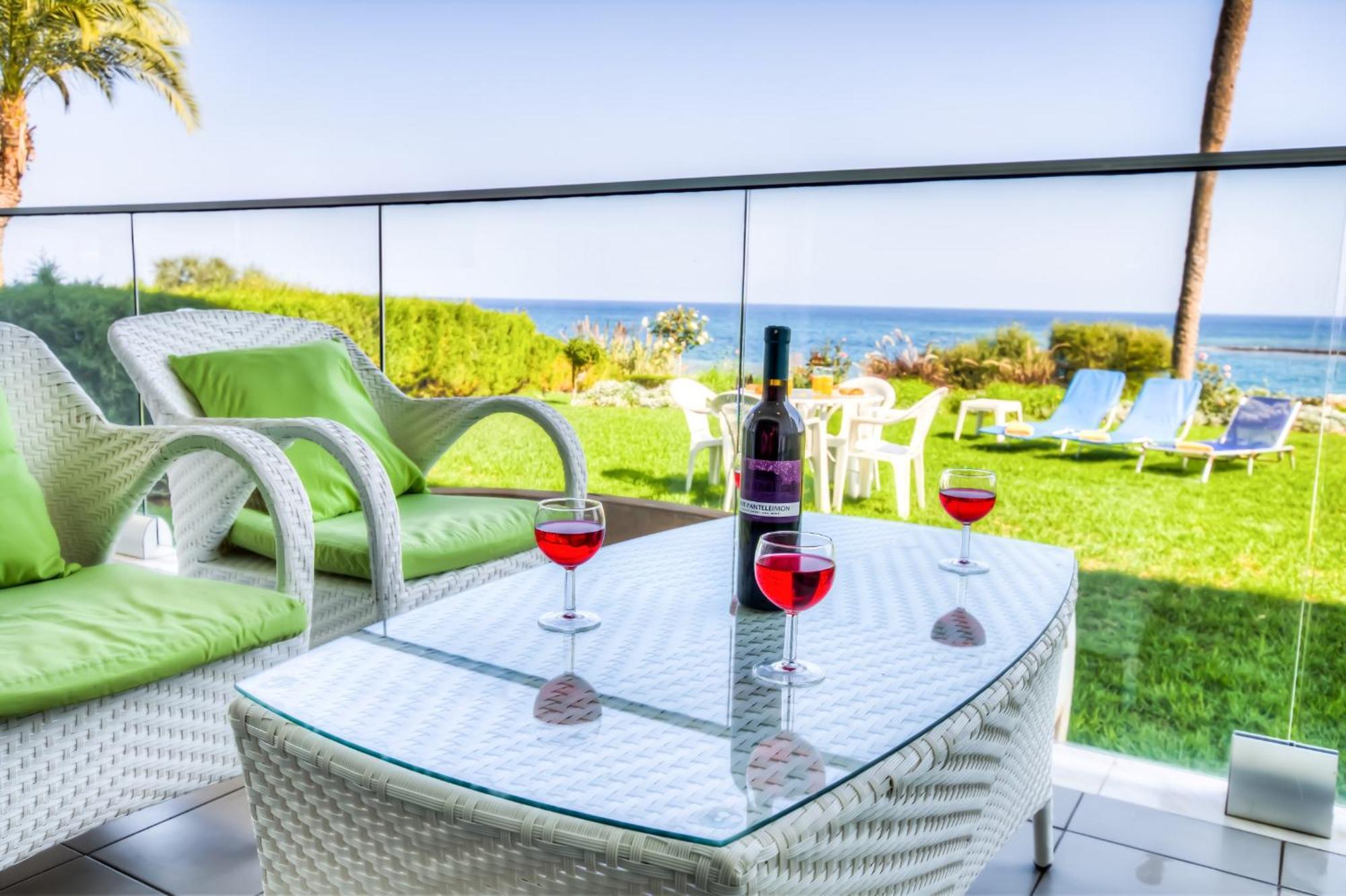 Beachfront Trident Protaras Buitenkant foto